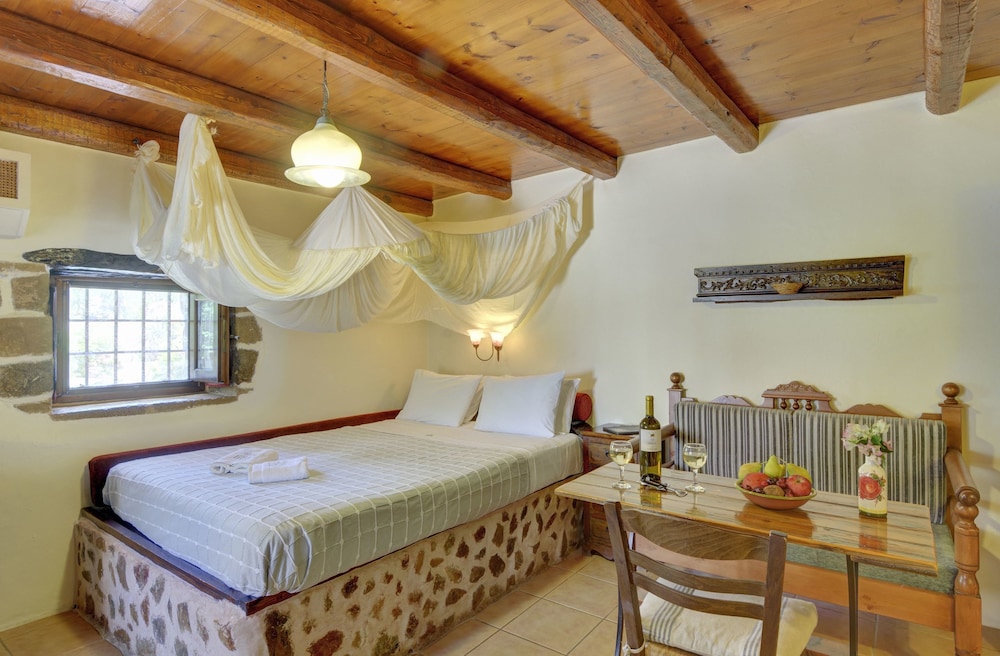 Elia Traditional Hotel & Spa — Kolympari — photo 3