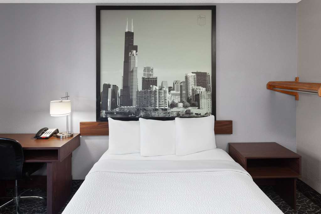 Super 8 by Wyndham Romeoville Bolingbrook - photo 20