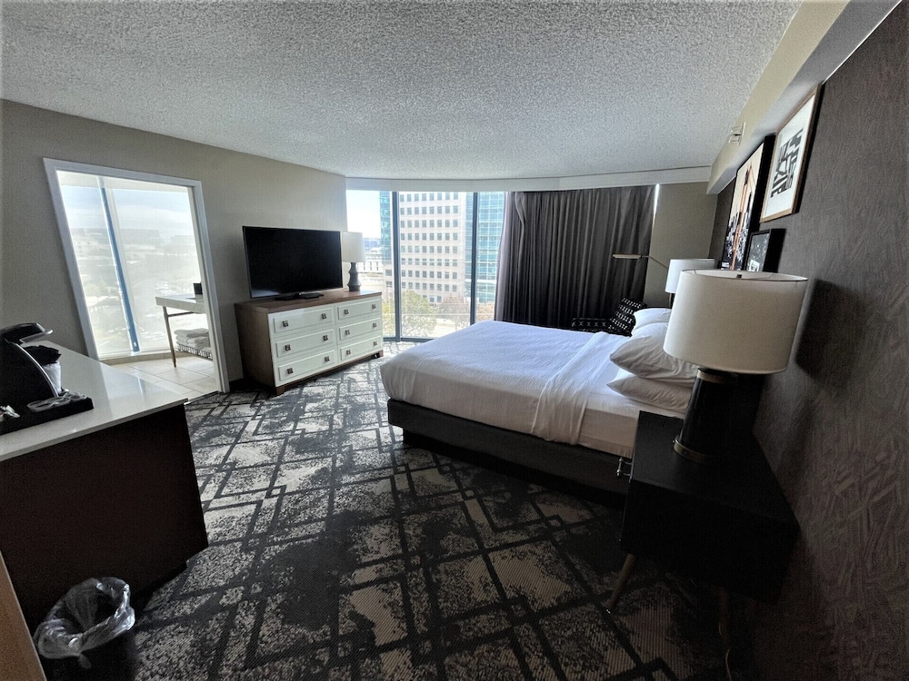 Embassy Suites by Hilton San Francisco Airport Oyster Point - photo 16