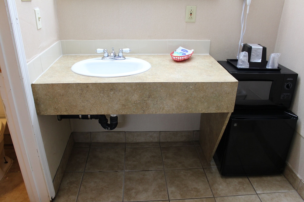 Budgetel Inn Atlantic City - photo 18