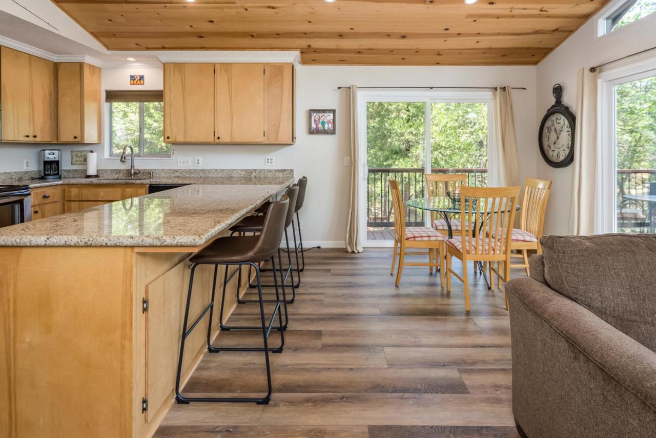 Quittin Time - carbon neutral hotel in Arnold