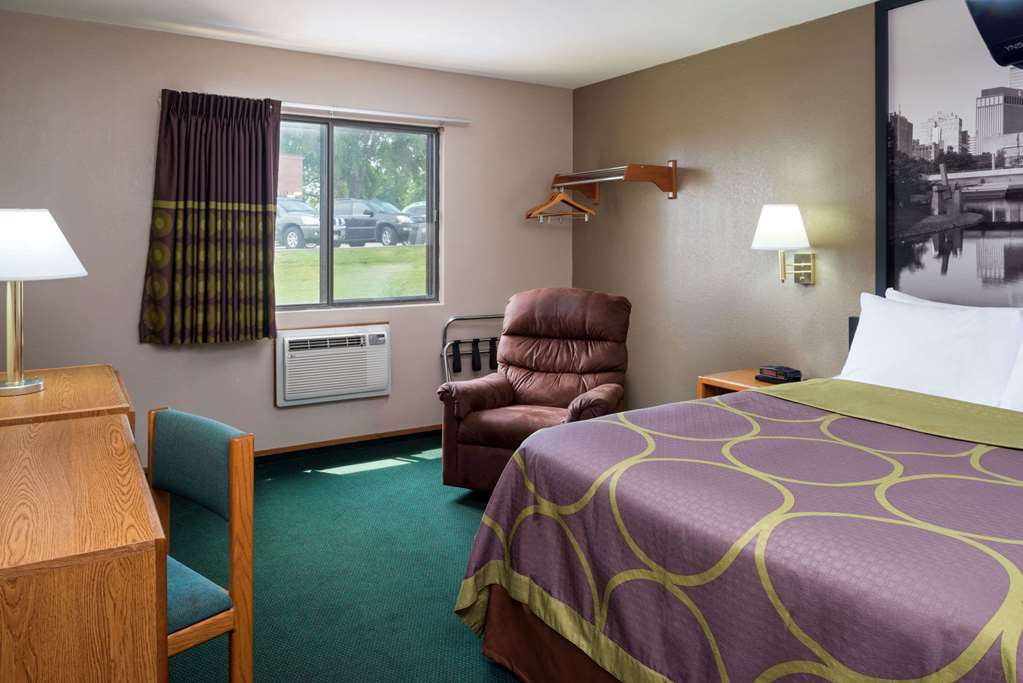Super 8 by Wyndham Omaha NE - photo 10