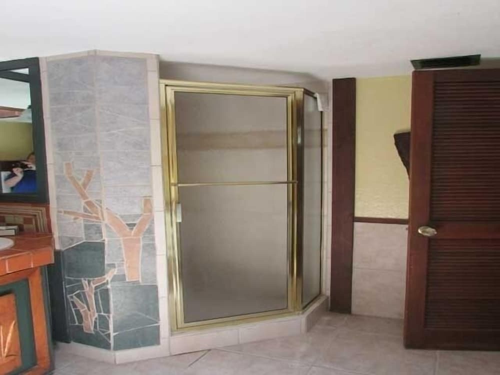 The Driftwood Resort - photo 22
