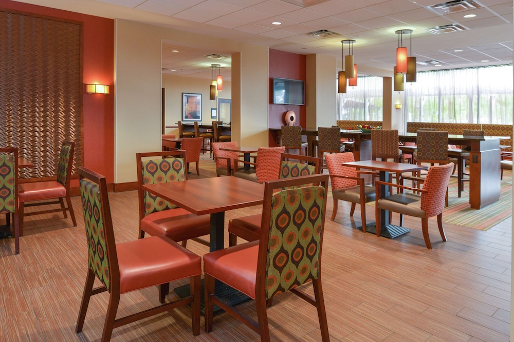 Hampton Inn Frederick - photo 36