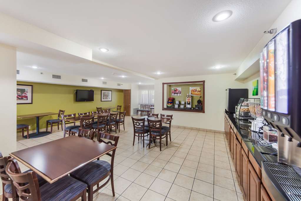 Quality Inn Lincoln Cornhusker - photo 22