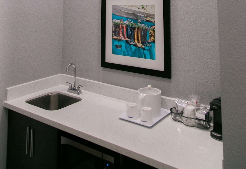 Hampton Inn & Suites Amarillo East - photo 11