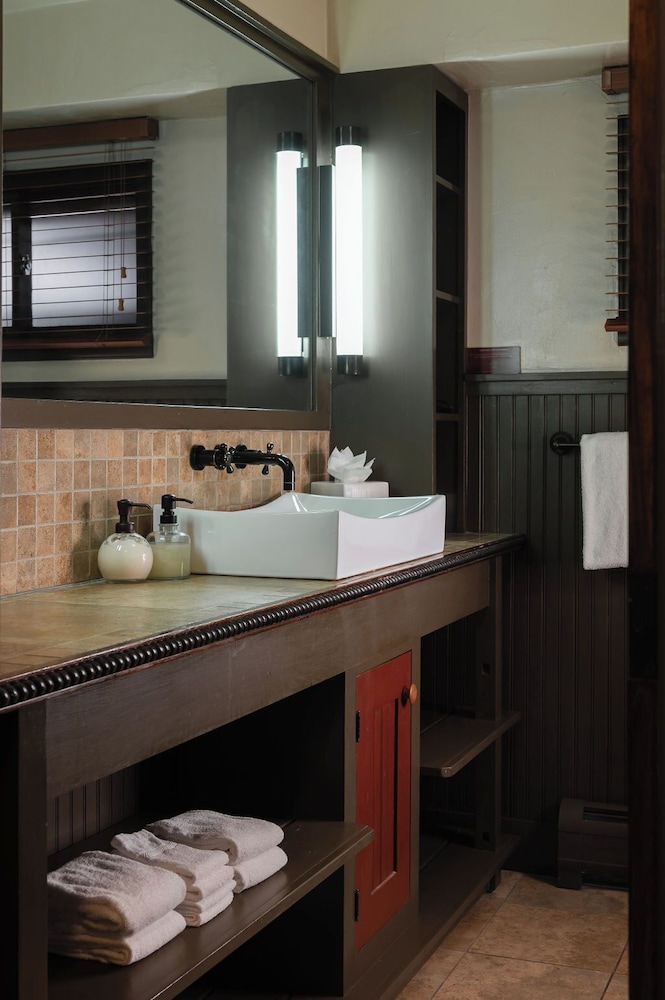 Highland Haven Creekside Inn - photo 142