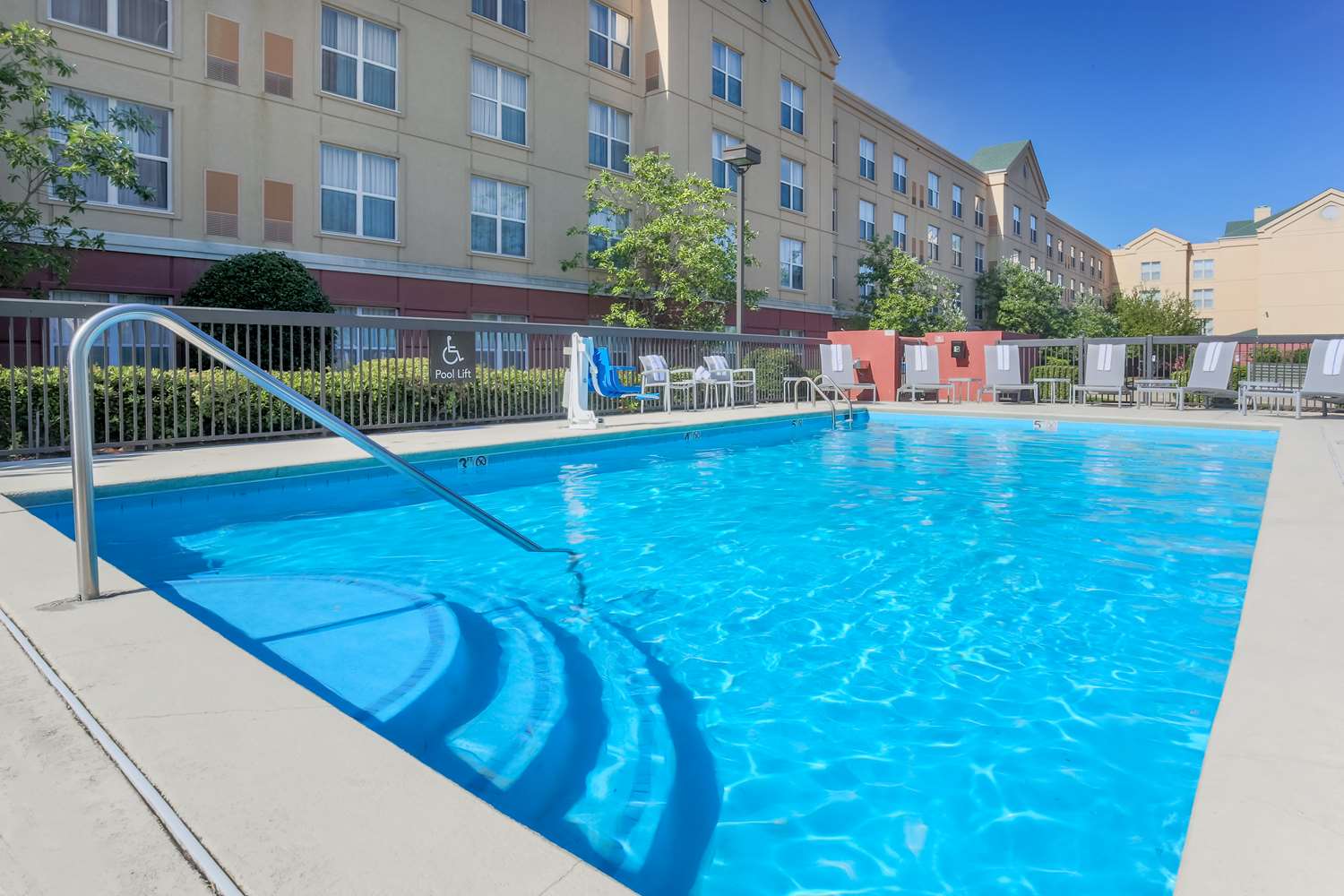 Homewood Suites by Hilton Southwind Hacks Cross - photo 19