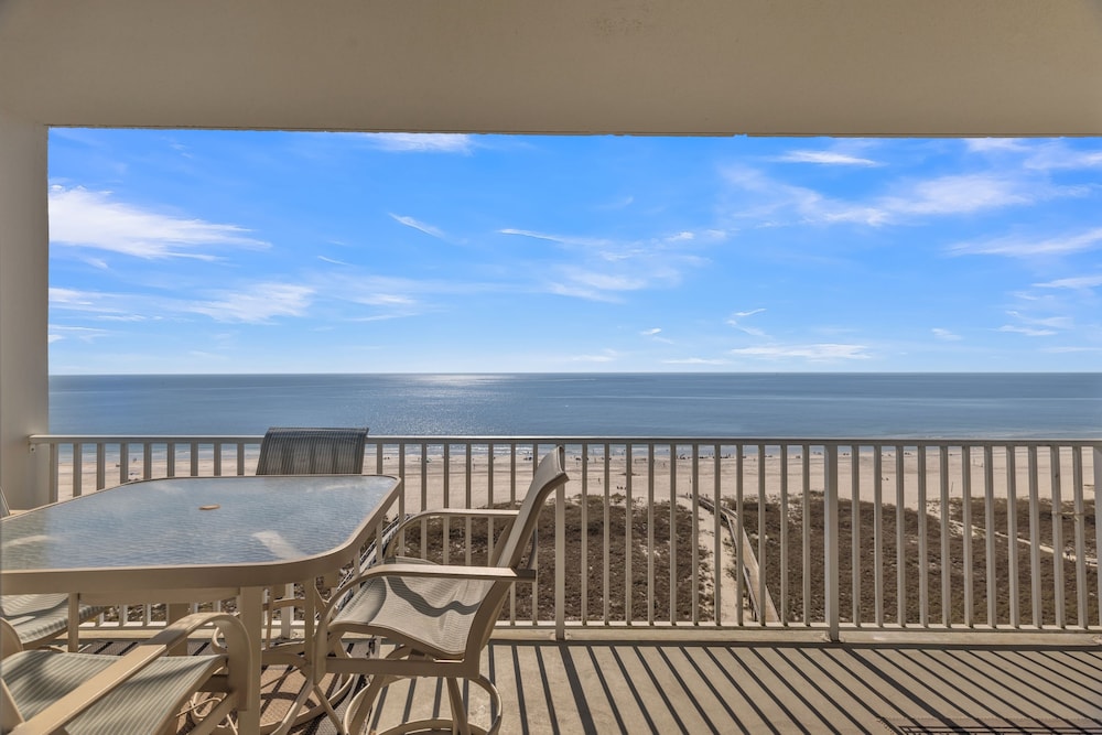 Stunning Oceanfront Condo with Resort Amenities condo - photo 30