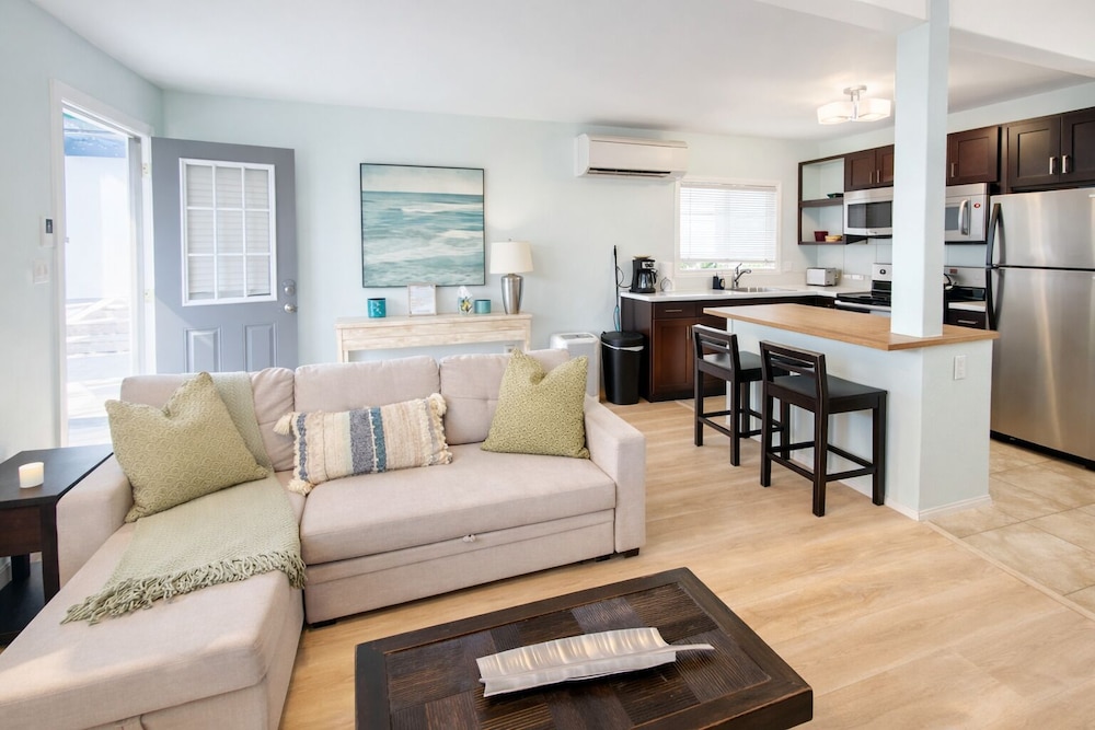 Charming Ocean Beach 2BR — 4-Star Luxury Hotel in San Diego, United States