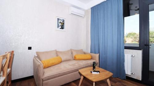 Newly Renovated Stylish 1BR Apartment For 4