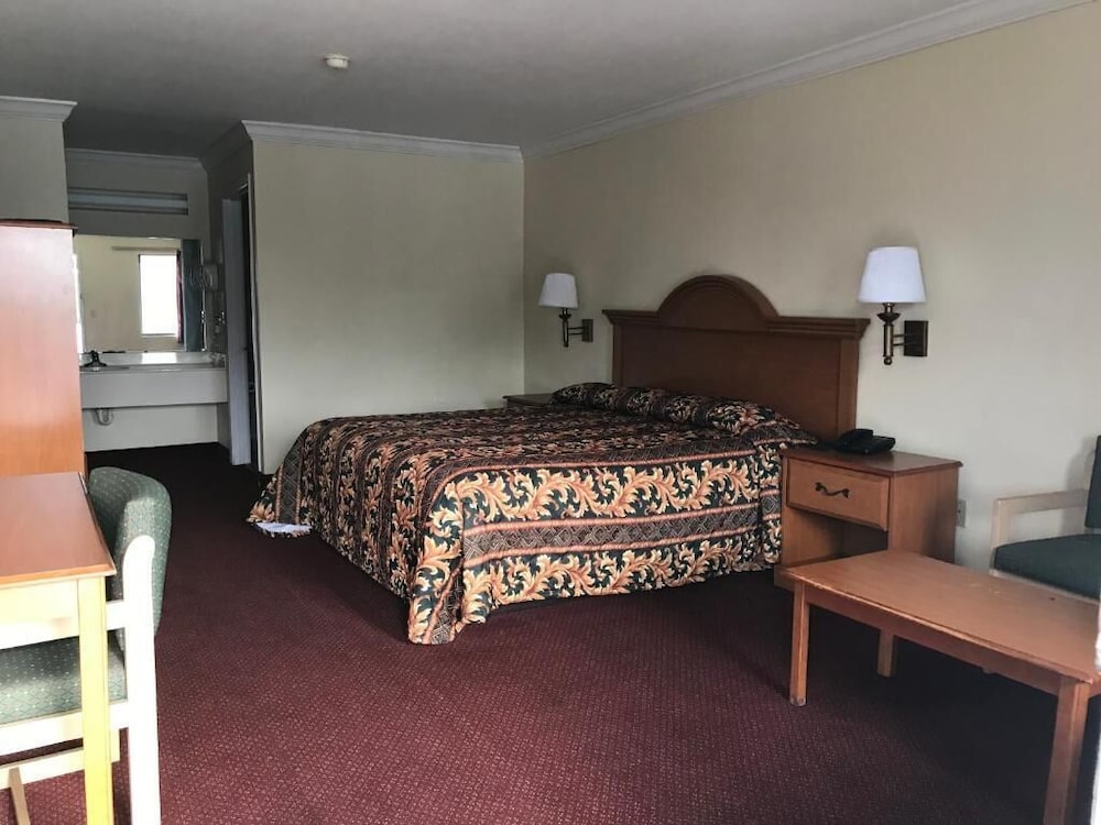 Bayfront Inn Biloxi - photo 9