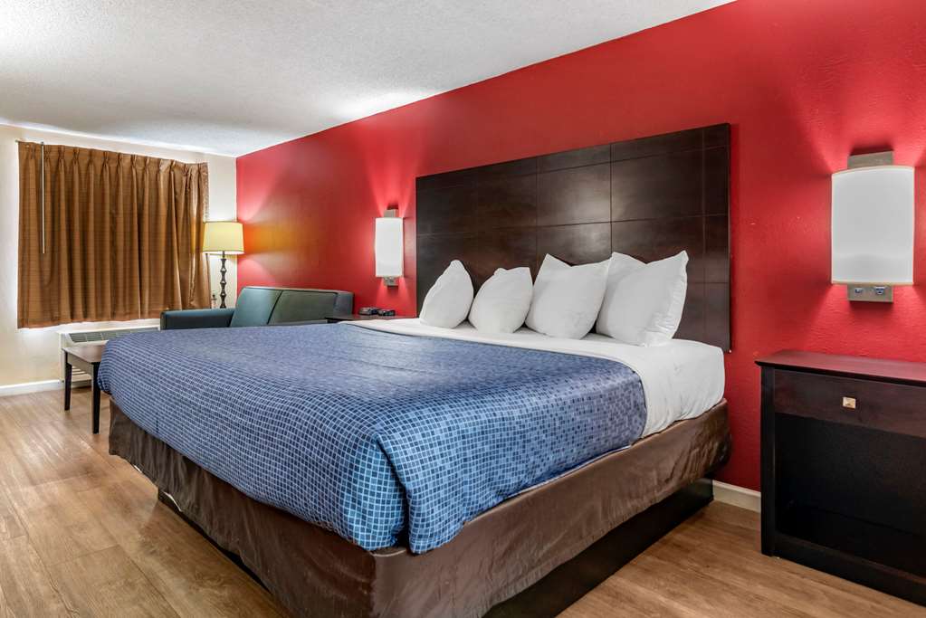 Econo Lodge Oxford near Choccolocco Park - photo 19