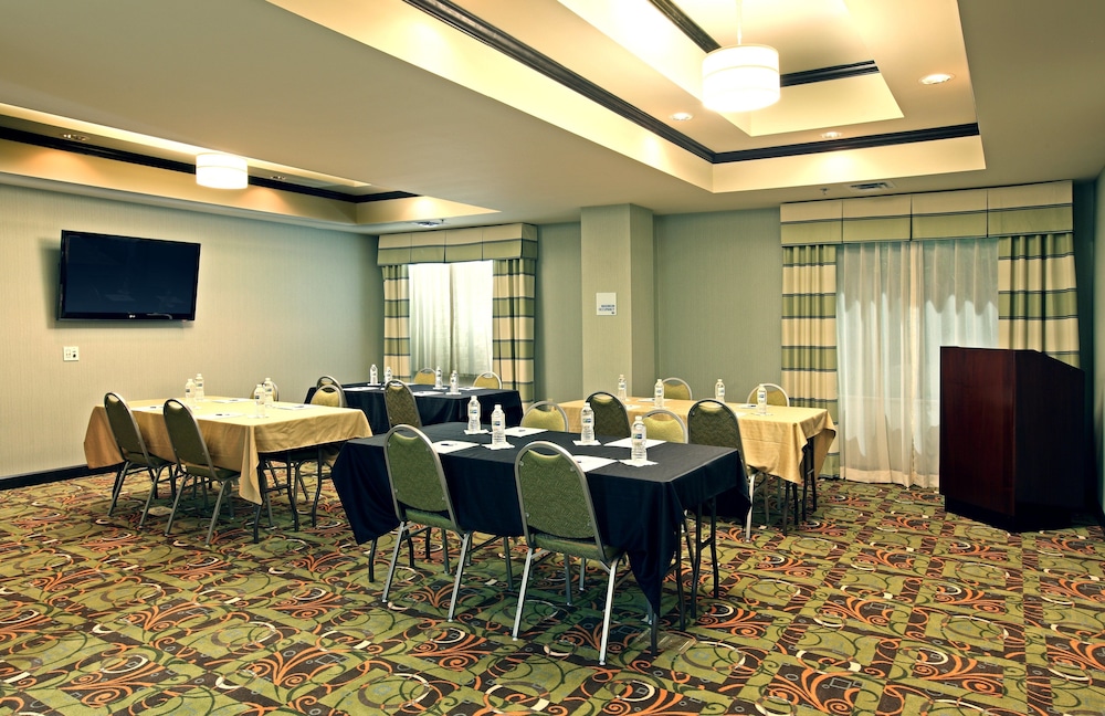 Holiday Inn Express & Suites Maumelle Little Rock NW by IHG - photo 54