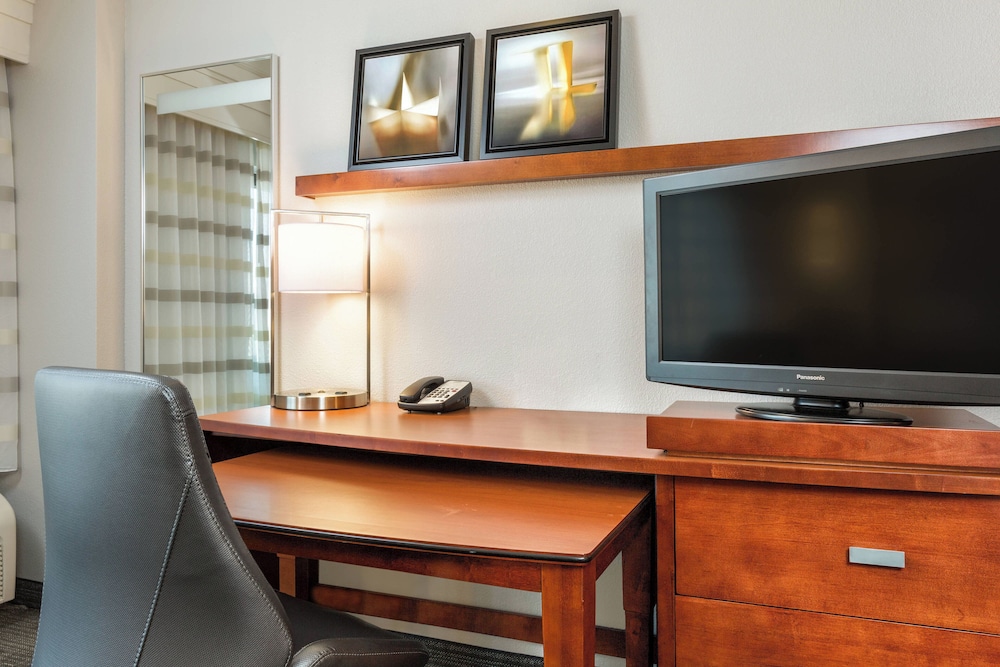Courtyard by Marriott Houston by the Galleria - photo 5