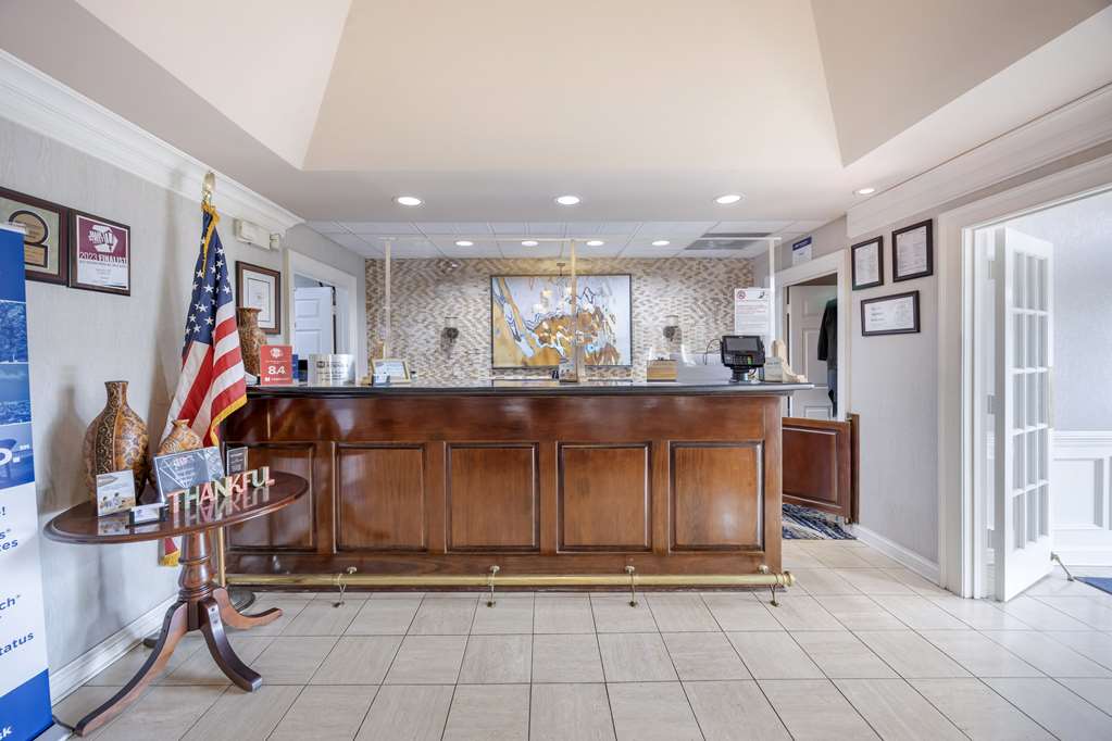Best Western Spring Hill Inn & Suites - photo 30
