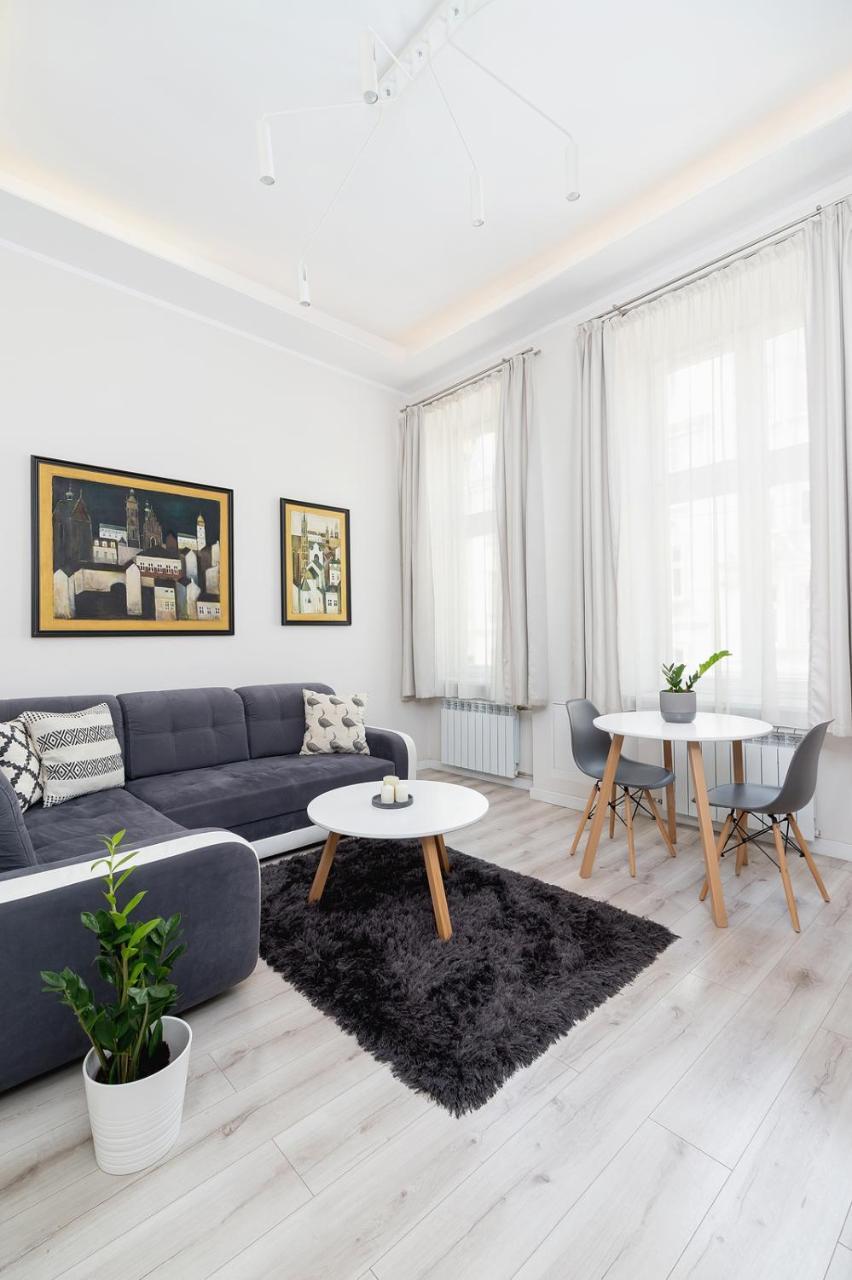 Two bedroom apartment Starowiślna 36 — 4-Star Luxury Hotel in Krakow, Poland