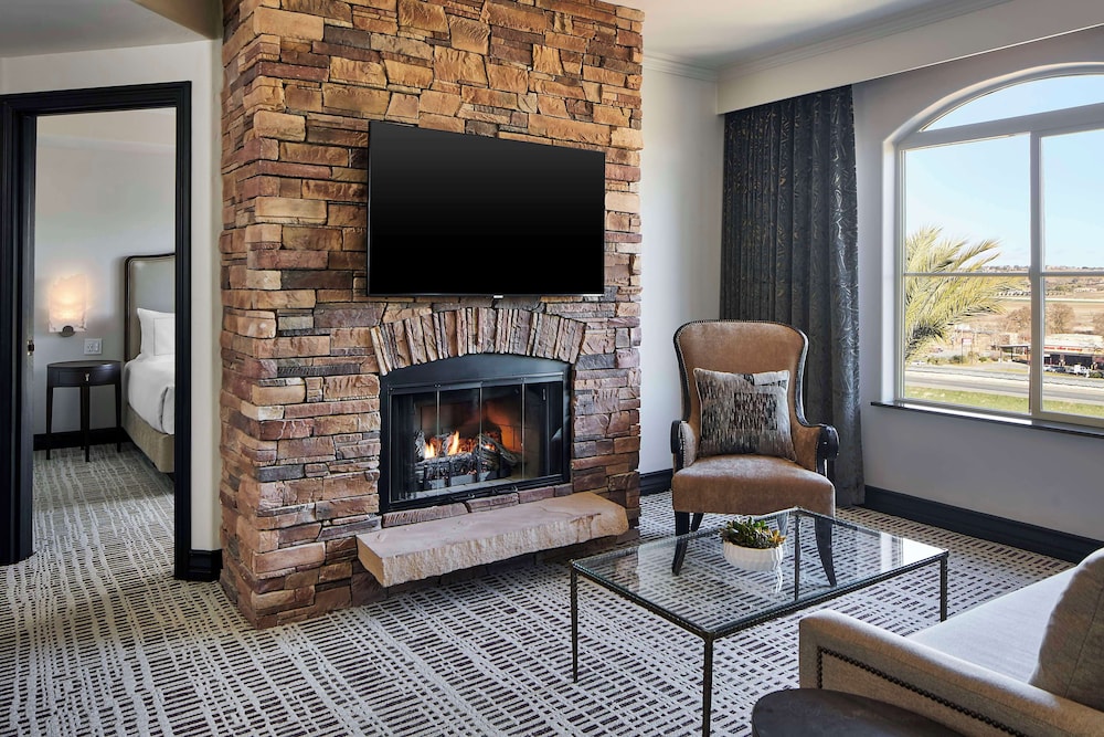 La Bellasera Hotel & Suites Paso Robles Tapestry by Hilton - photo 38