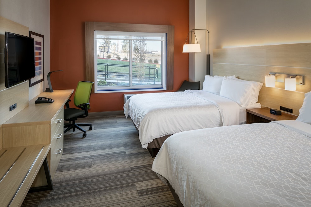 Holiday Inn Express & Suites Bend South by IHG - photo 25
