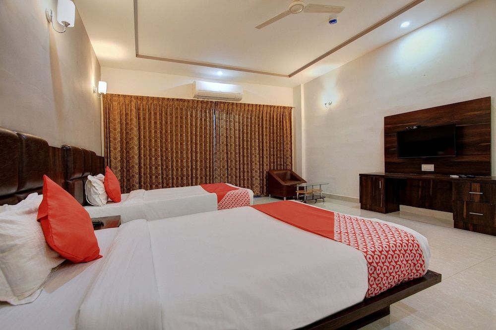 OYO 22765 Parkview Inn in Hubli, India