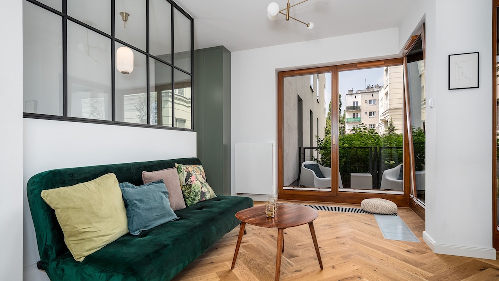 Apartamenty Sun & Snow Rezydencja Łazienki Park — 4-Star Luxury Hotel in Warsaw, Poland