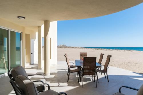 Villa 15 Beachfront Playa Azul Resort in Unknown City, Mexico