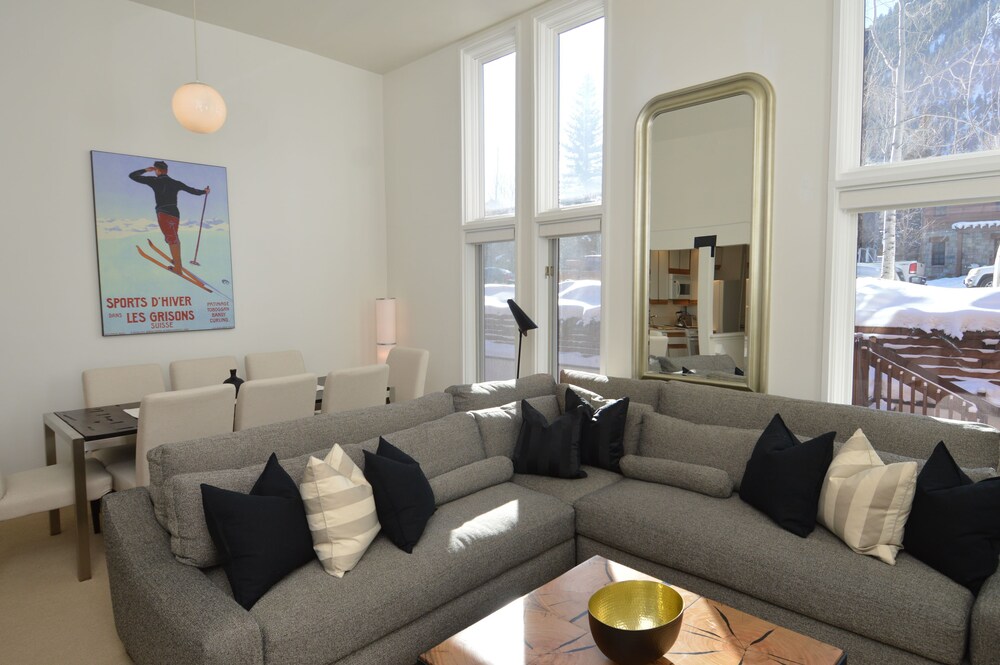 Old Hundred by Frias Properties - photo 18