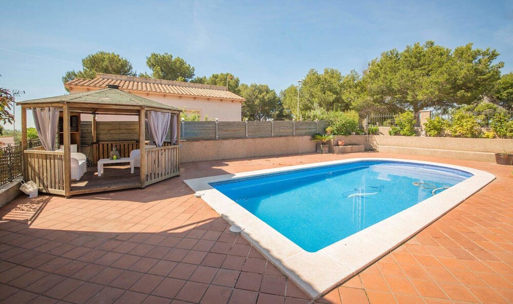 Villa Emilia — 4-Star Luxury Hotel in Calafell, Spain