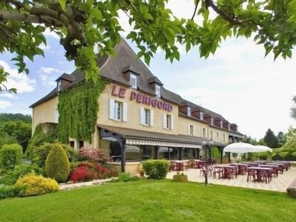 Le Perigord - carbon neutral hotel in Domme