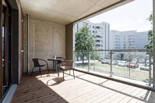 Central apartments Quiet with Free Parking and AC.
