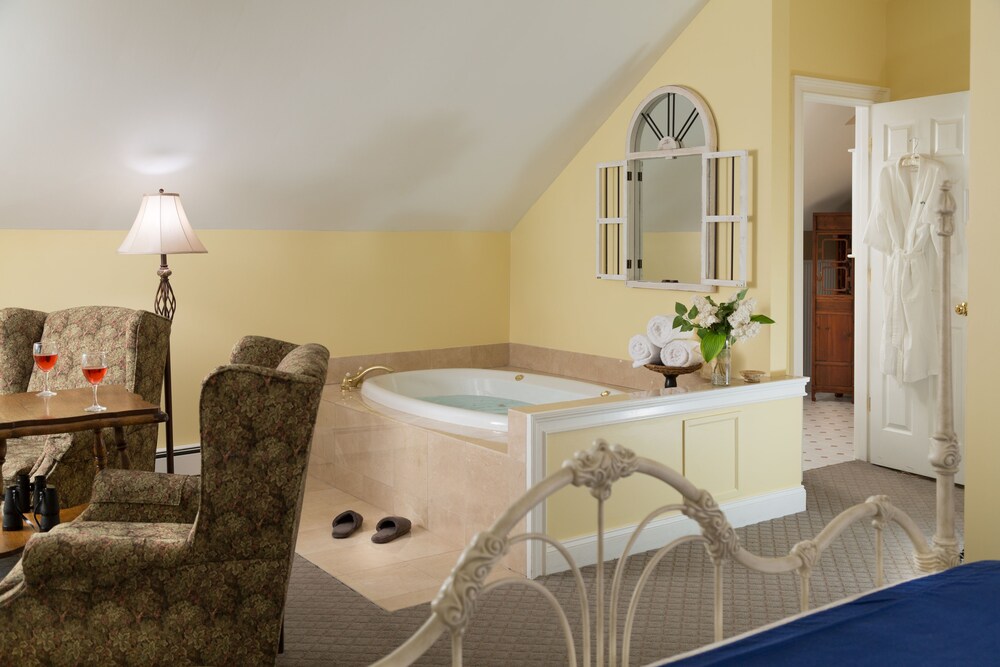 Wolf Cove Inn - photo 47