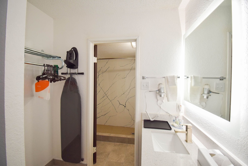 Quality Inn & Suites Sulphur Springs - photo 55