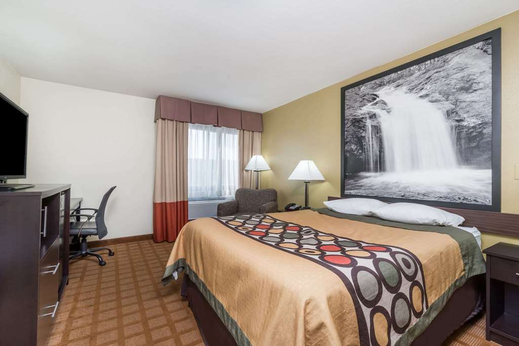 Super 8 by Wyndham Rice Lake - photo 8