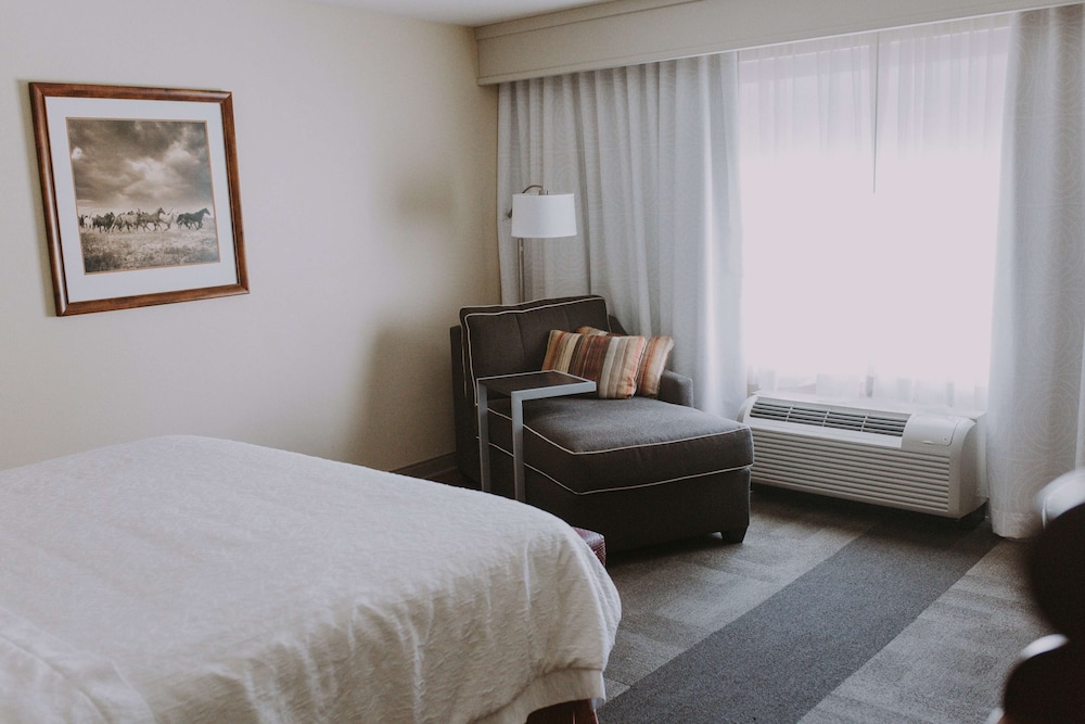 Hampton Inn & Suites Green River - photo 10