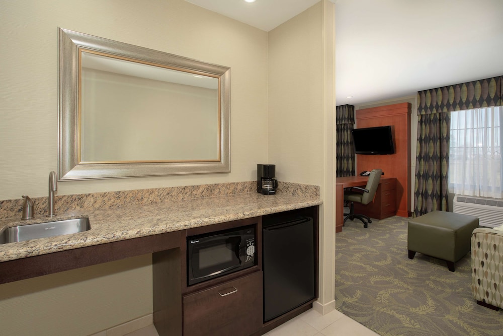 Hampton Inn and Suites Astoria - photo 64