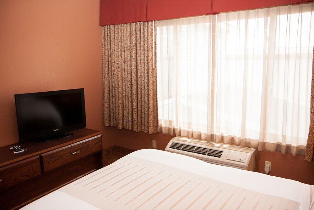 Norland Inn and Suites Roseau - photo 14