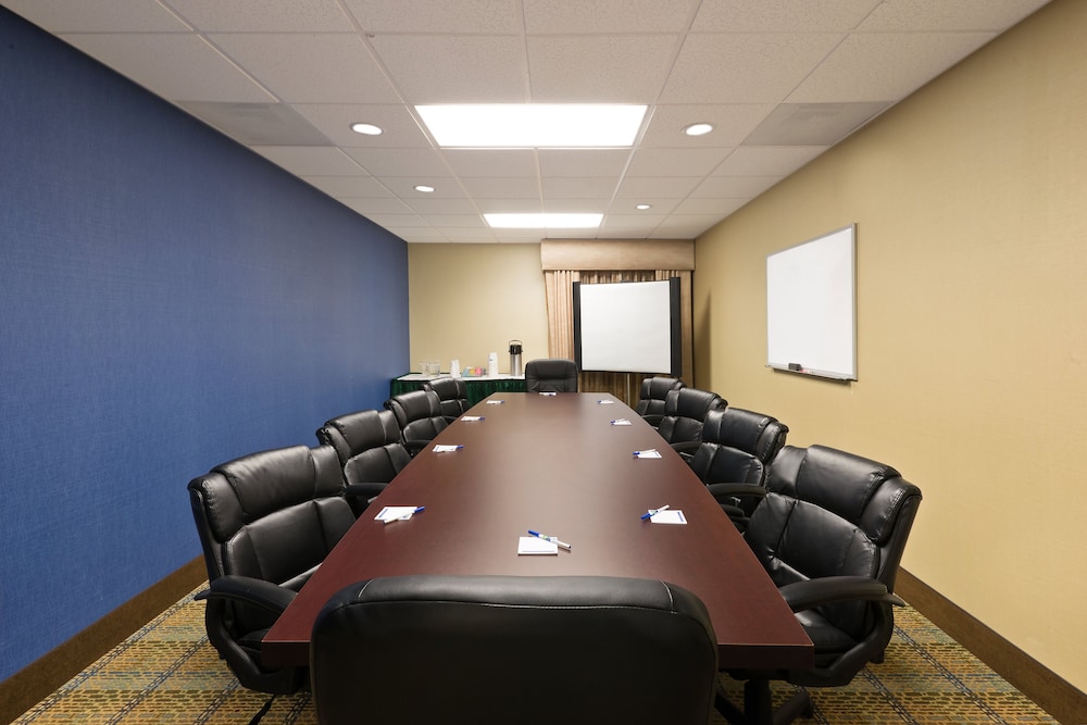 Holiday Inn Express & Suites Casa Grande an IHG Hotel - photo 27
