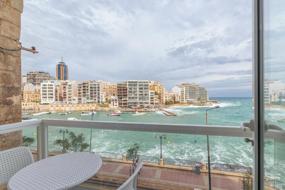 Seafront Designer Bliss in Central St Julian's — 4-Star Luxury Hotel in San Giljan, Malta