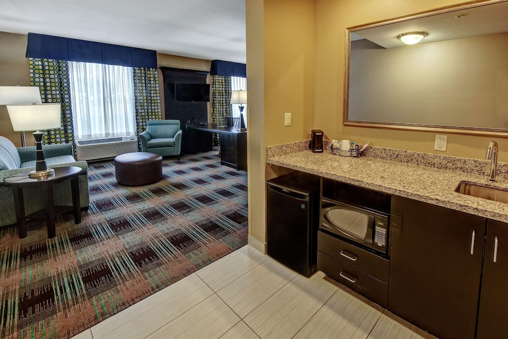 Hampton Inn & Suites Clarksville - photo 29