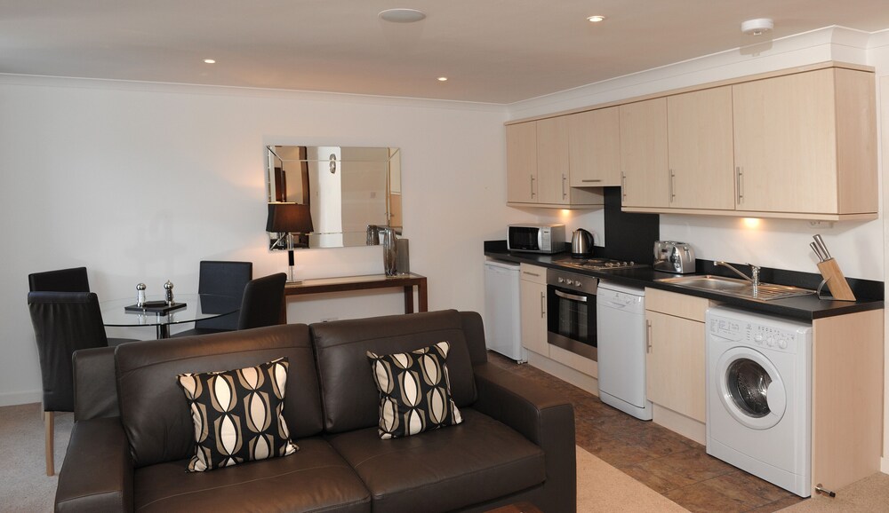 Premier Suites Edinburgh Fountain Court — 4-Star Luxury Hotel in Edinburgh, United Kingdom