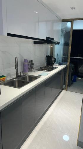 Executive 1 bed with golf course