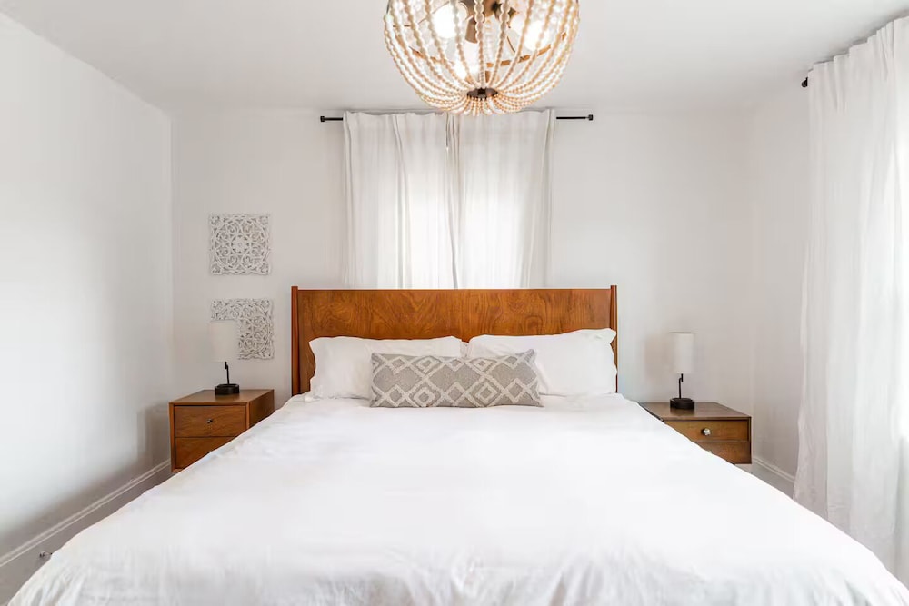 Cozy Home Near Fountain Square & 5 Min Lucas Oil — 4-Star Luxury Hotel in Indianapolis, United States