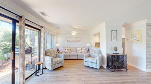 946 Inverness Village - photo 3
