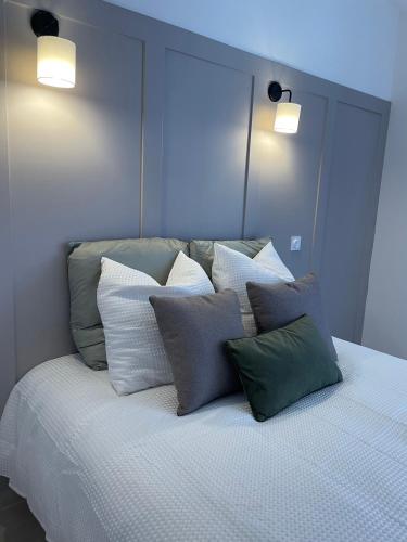 Duplex Raffine Elegant & Climatise la Mezz in Nimes, France