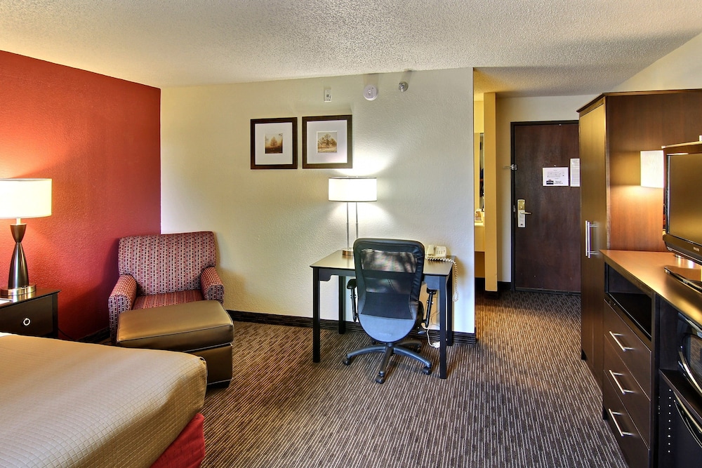 Blossom Hotel & Suites Traverse City - photo 8