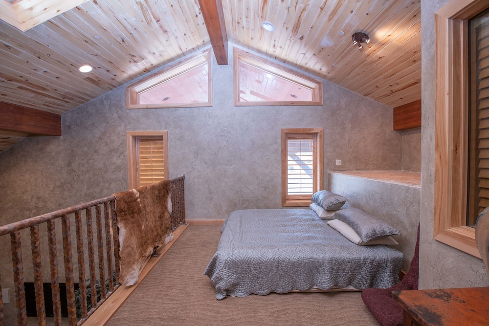 Cougar Ridge Resort LLC - photo 29
