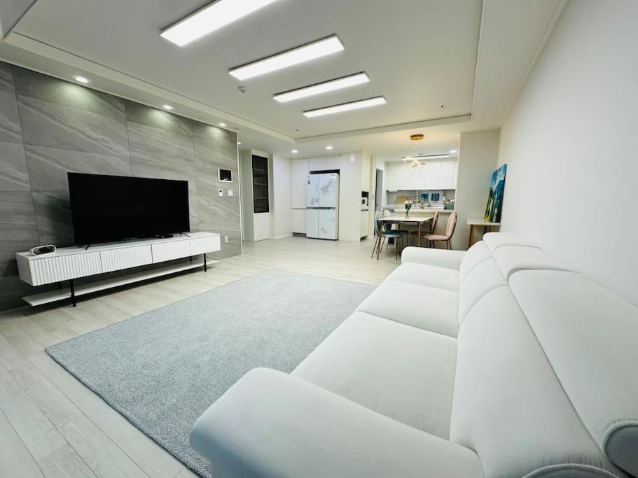 Jy House 1 — 4-Star Luxury Hotel in Busan, South Korea