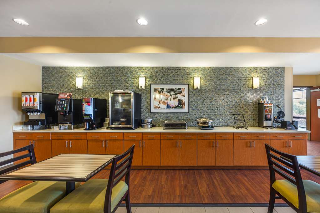 Best Western Plus Tuscumbia Muscle Shoals Hotel and Suites - photo 44