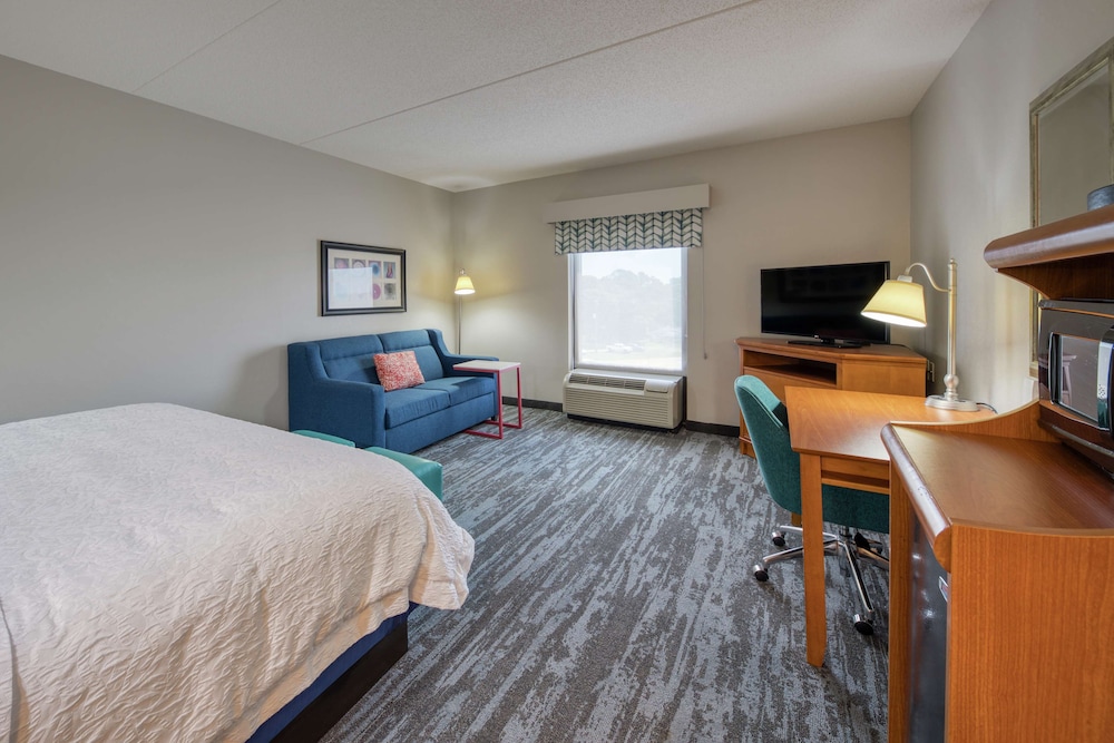 Hampton Inn Wilmington University Area Smith Creek Station - photo 23