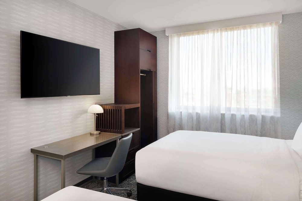 DoubleTree by Hilton Long Island City NY - photo 10